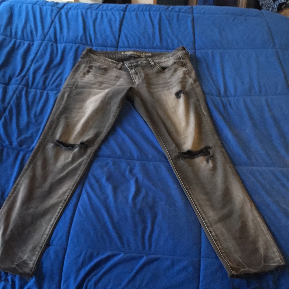 Grey ripped american eagle jeggings